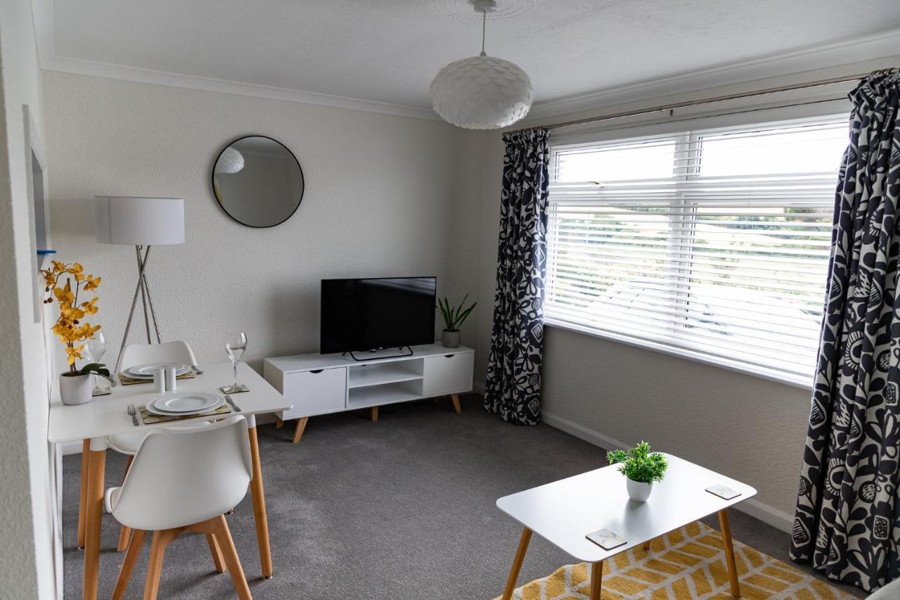 1 Chatsworth Riverscape Apartments - Riverview Apartment In Great Location With Free Parking Overlooking The Gannel Just A Short Walk From Newquays Incredible Beaches And Local Amenities New Quay Esterno foto