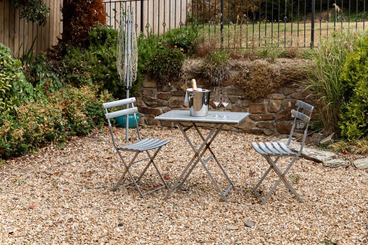1 Chatsworth Riverscape Apartments - Riverview Apartment In Great Location With Free Parking Overlooking The Gannel Just A Short Walk From Newquays Incredible Beaches And Local Amenities New Quay Esterno foto
