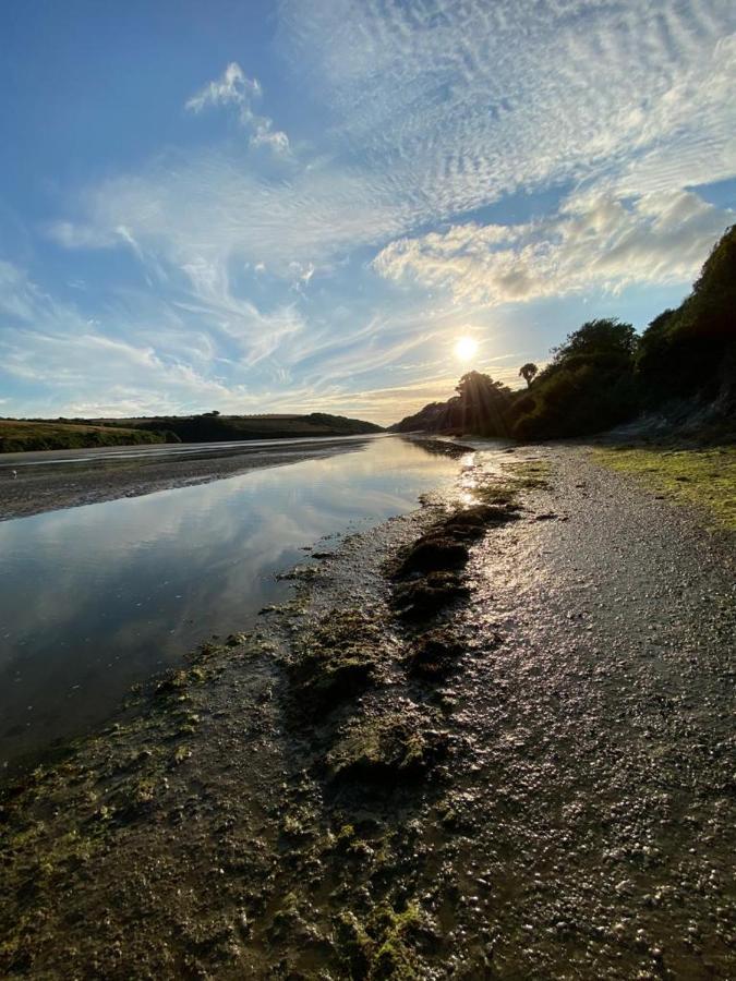 1 Chatsworth Riverscape Apartments - Riverview Apartment In Great Location With Free Parking Overlooking The Gannel Just A Short Walk From Newquays Incredible Beaches And Local Amenities New Quay Esterno foto