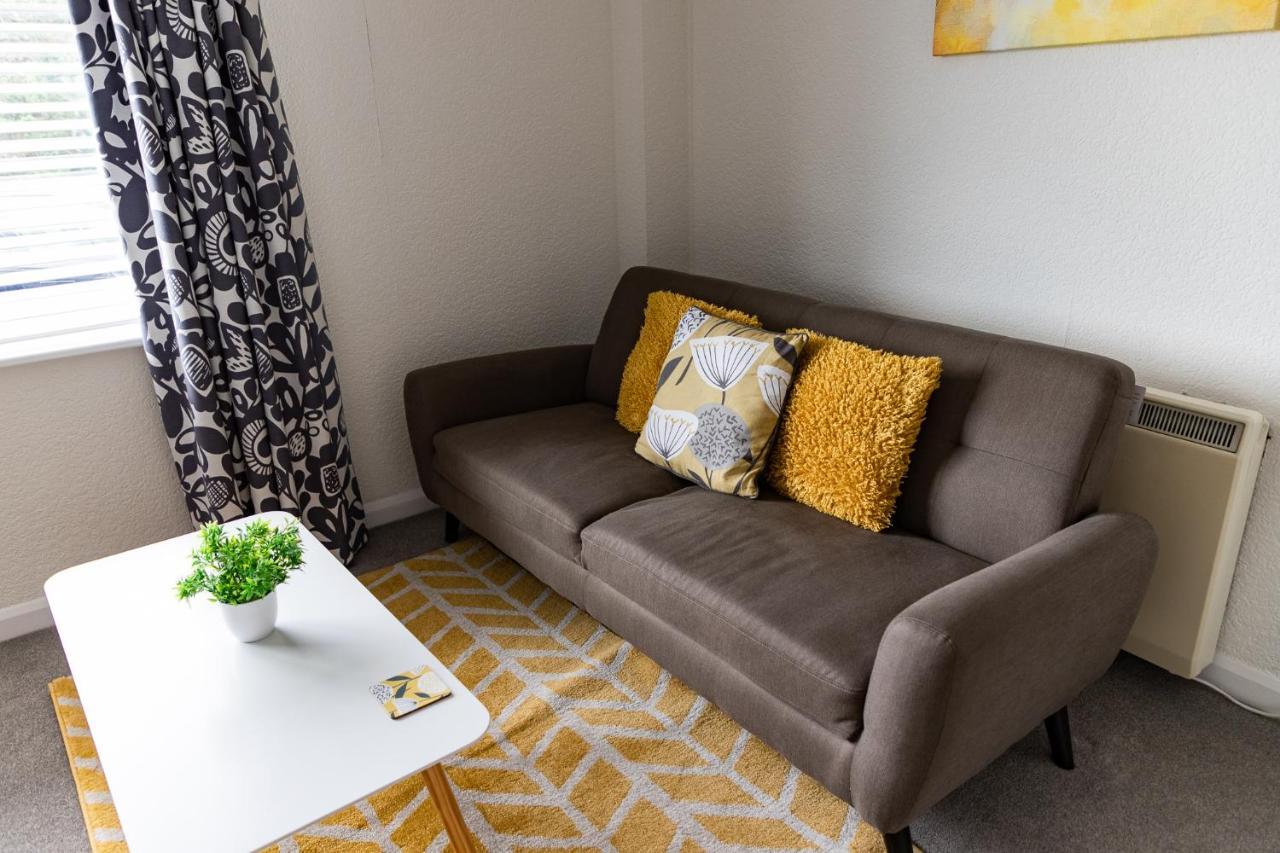 1 Chatsworth Riverscape Apartments - Riverview Apartment In Great Location With Free Parking Overlooking The Gannel Just A Short Walk From Newquays Incredible Beaches And Local Amenities New Quay Esterno foto