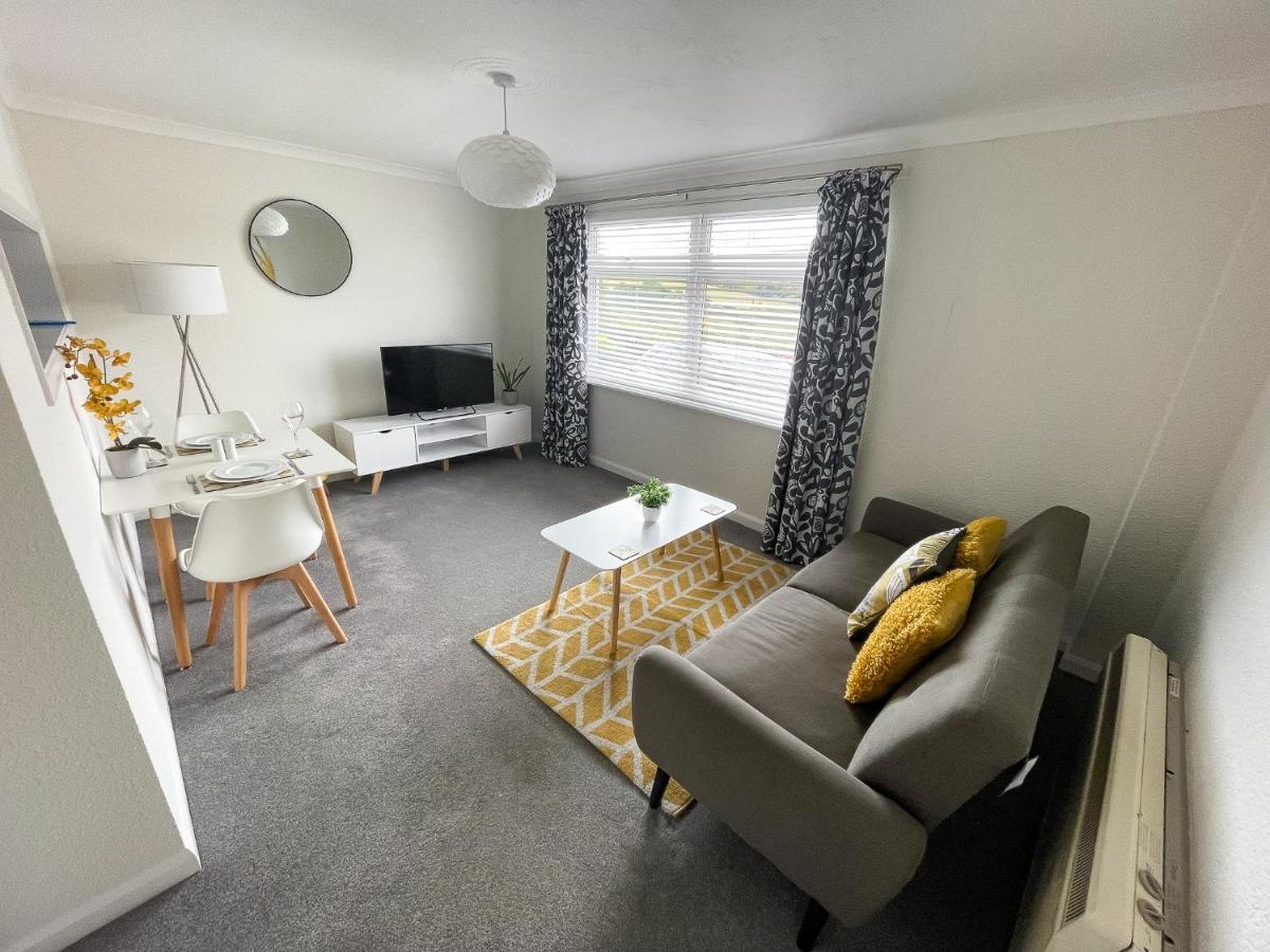 1 Chatsworth Riverscape Apartments - Riverview Apartment In Great Location With Free Parking Overlooking The Gannel Just A Short Walk From Newquays Incredible Beaches And Local Amenities New Quay Esterno foto